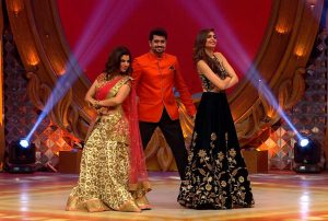 L-R - Sambhavna Seth - Pritam Singh and Karishma Tanna on the sets of BIG Memsaab 2