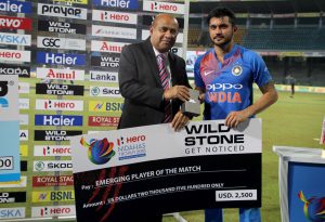 Manish Pandey with Mr. Ahmed Reyas - Receiving Emerging Player of the match award - Nidahas Cup 2018