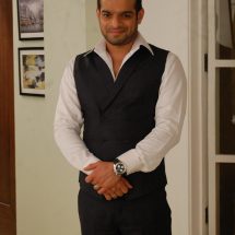 Karan Patel who is better known as Raman Bhalla from STAR PLUSâ€™ show Ye Hai Mohabbatein recently walked out from the shoot