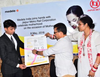 Medela India Officials and the CMD of JMRC Inaugurating the Medela India Poster on the Occasion of Mothers Day