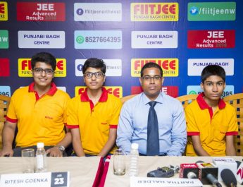 FIITJEE Punjabi Bagh branchs students clinch the Delhi State Topper and Haryana State 2nd Topper titles in JEE Advanced 2016