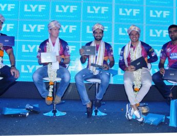 RPS Cricket Stars With LYF Smartphones and Handsets