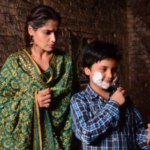 Saniya Taurquette and Aarti Singh as Manpeet and Amba in Waaris