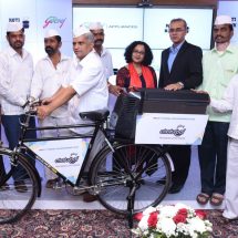 Mr. Subhash Talekar, General Secretary, Mumbai Dabbawala Association, Ms. Swati Rathi, Head-Marketing, Godrej Appliances, Mr. Kamal Nandi, Business Head & EVP, Godrej Appliances