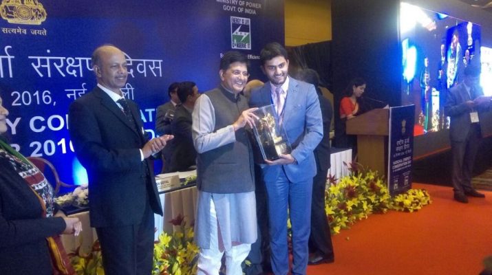 Videocons Akshay Dhoot receiving the National Energy Conservation Award 2016 from honorable Minister Piyush Goyal