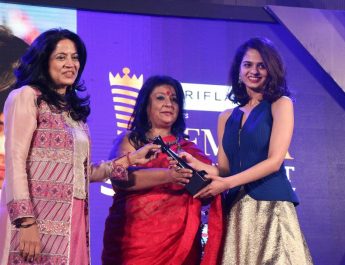Designer Deepika Govind - artist Bipasha Gupta presenting the award to chess champion Tania Sachdev at Femina Power List Award North 2017
