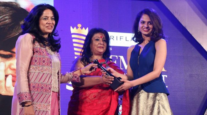 Designer Deepika Govind - artist Bipasha Gupta presenting the award to chess champion Tania Sachdev at Femina Power List Award North 2017