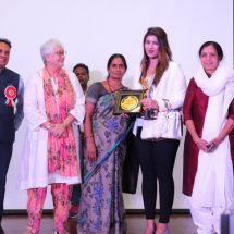 L-R Sarvesh Kr Tiwari - Nafisa Ali - Asha Devi and Aishwarya Bansal - Nirbhaya Jyoti Trust