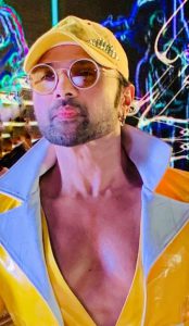 Himesh Reshammiya comes back with his iconic cap look for the upcoming remix song 2