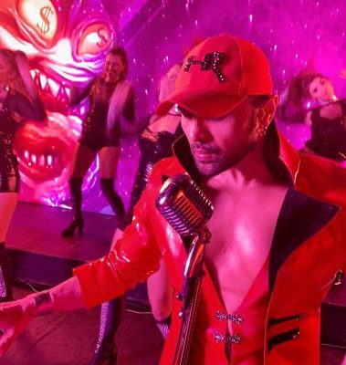 Himesh Reshammiya comes back with his iconic cap look for the upcoming remix song