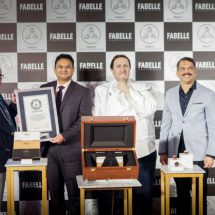 ITC Fabelles Spokesperson - Anuj Rustagi receiving the Gunniess World Book