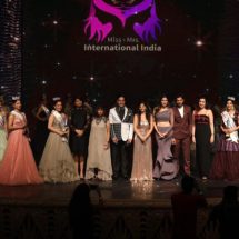 Miss and Mrs International 2019 - Ms Sonnalli Seygall Actress - Aman Yatan Varma and Team