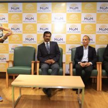 Shihan Hussaini underwent a successful bilateral total knee replacement surgery at MGM Healthcare - Photo 2