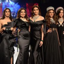 Aavriti Choudhary - Tiara Dhody - Queenie Singh - Karishma Tanna - Adline Castelino and Neha Jaiswal take a bow at the Jewels by Queenie show
