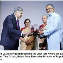 Ratan Tata receiving award at commemoration of the 50th year of Population Foundation of India 2
