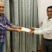 Anil Malani - Group President-Operations handing over the cheque to the CM of Goa Doctor Pramod Sawant
